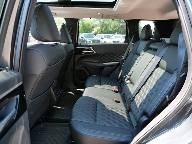 Used 2025 Mitsubishi Outlander SEL AWD/4WD image 11