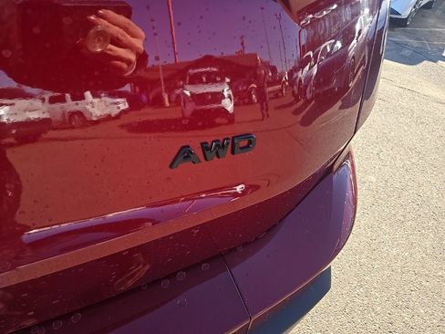 New 2026 Nissan Pathfinder SL image 9