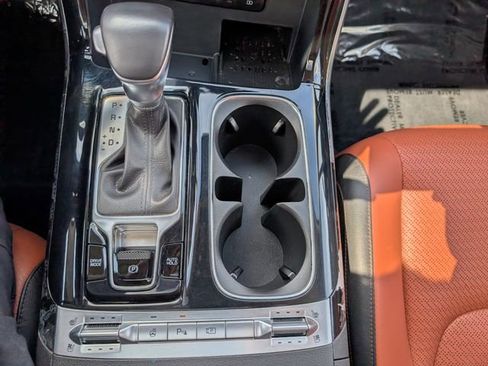 Used 2024 Kia Carnival SX Prestige FWD image 18