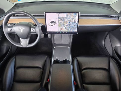 Used 2022 Tesla Model 3 Standard Range image 13