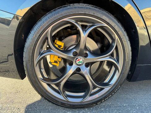 Used 2018 Alfa Romeo Giulia Ti Sport w/ Quick Order Package 22U Sport image 9