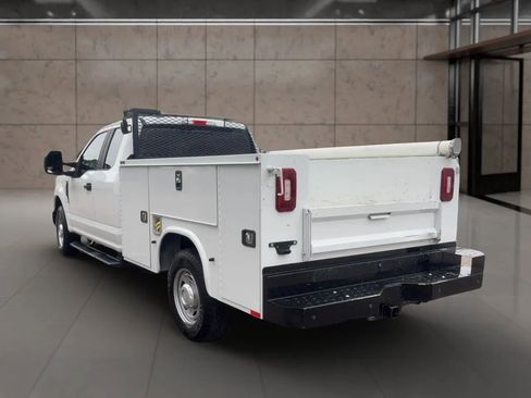 Used 2021 Ford F250 XL w/ Power Equipment Group RWD image 4
