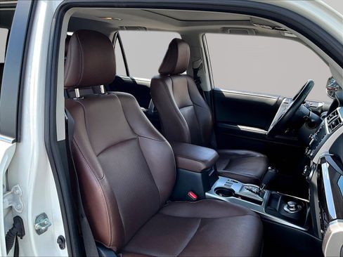 Used 2023 Toyota 4Runner Limited AWD/4WD image 29