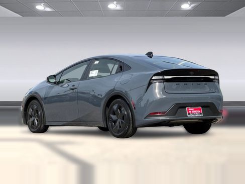 New 2026 Toyota Prius Plug-In Hybrid FWD image 8