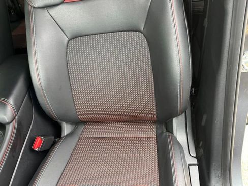 Used 2025 Nissan Kicks SR FWD image 9