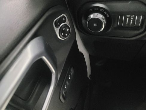 Used 2019 Jeep Wrangler Unlimited Sport S AWD/4WD image 27