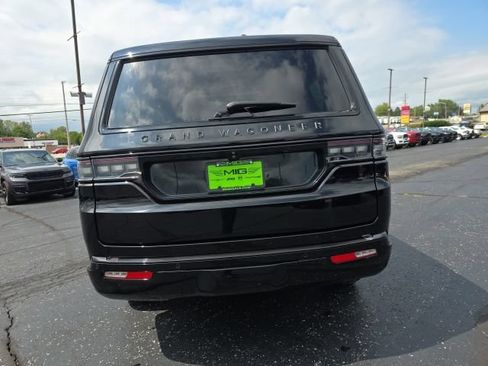 Used 2025 Jeep Grand Wagoneer Series III w/ Rear Seat Video Group 1 AWD/4WD image 6