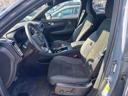 Used 2023 Volvo XC40 Recharge Ultimate w/ Protection Package Premier image 7