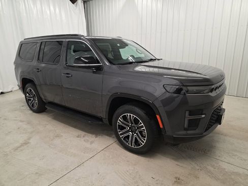 New 2026 Jeep Grand Wagoneer 4WD w/ Premium Group I image 7