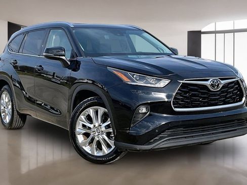 Used 2021 Toyota Highlander Limited image 12