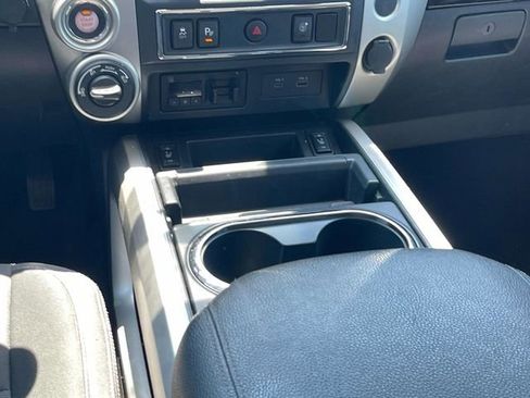Used 2021 Nissan Titan SV w/ SV Convenience Package AWD/4WD image 21