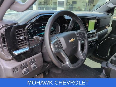 Used 2023 Chevrolet Silverado 1500 LT AWD/4WD image 17