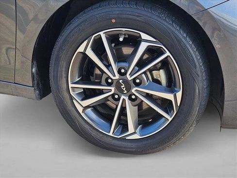 Used 2022 Kia Forte LXS FWD image 22