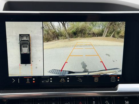 Used 2025 Chevrolet Silverado 1500 LT Trail Boss w/ LT Trail Boss Premium Package image 33