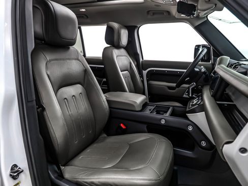 Used 2020 Land Rover Defender 110 HSE image 7
