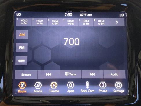 Used 2019 Jeep Cherokee Limited FWD image 25