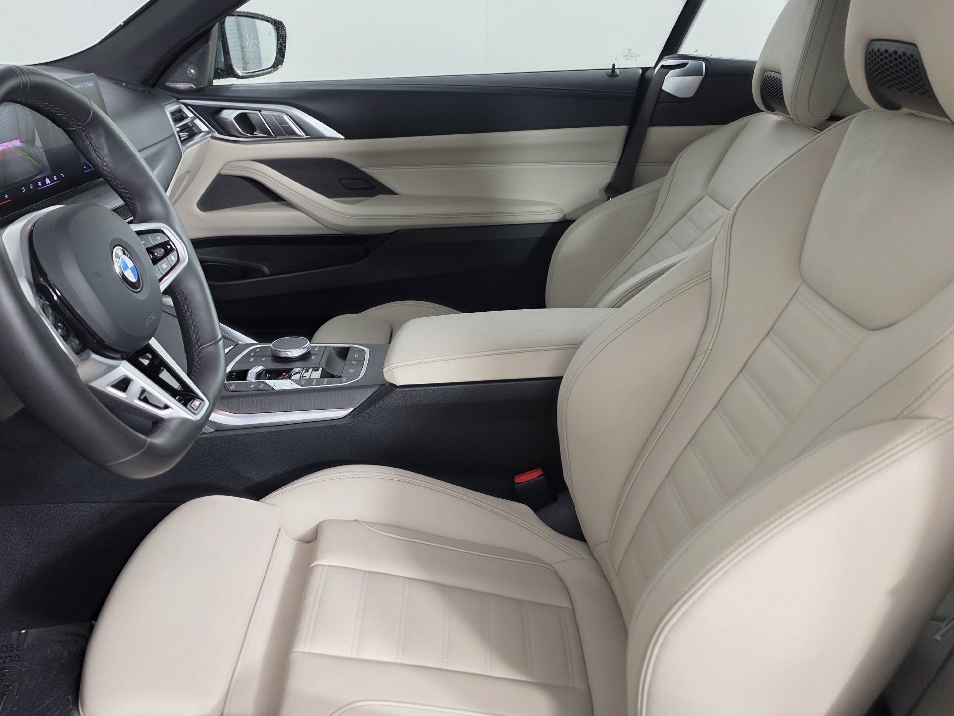 Used 2026 BMW 430i Convertible w/ M Sport Package RWD image 3