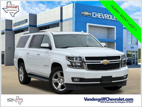 Used 2017 Chevrolet Suburban LT RWD image 1
