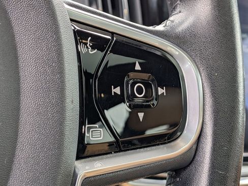 Used 2018 Volvo S90 T6 Momentum w/ Convenience Package image 18