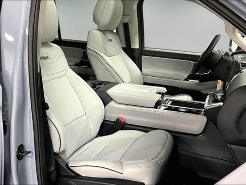 New 2026 Ford Expedition Max Platinum image 13