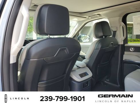 New 2026 Lincoln Navigator L Reserve AWD/4WD image 21