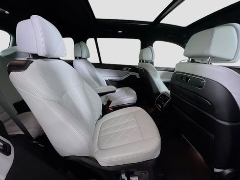 Used 2023 BMW X7 xDrive40i w/ M Sport Package image 29