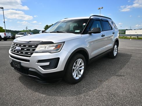 Used 2017 Ford Explorer 4WD image 4