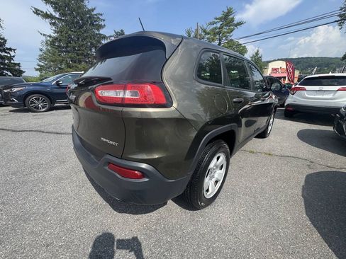 Used 2015 Jeep Cherokee Sport w/ Cold Weather Group AWD/4WD image 7