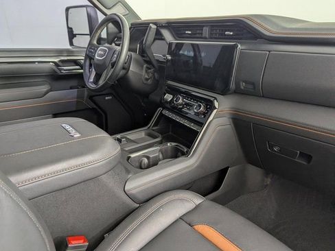 Used 2025 GMC Sierra 2500 AT4 w/ Technology Package image 24