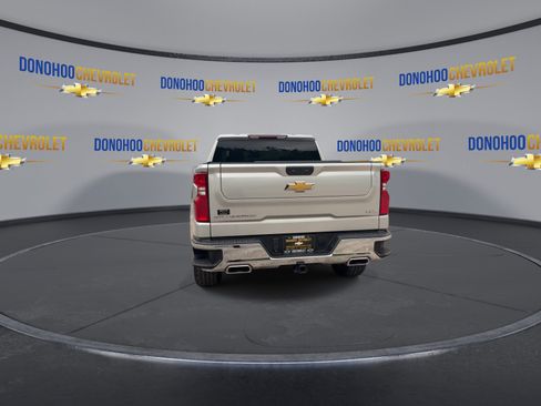 Used 2022 Chevrolet Silverado 1500 LTZ AWD/4WD image 7