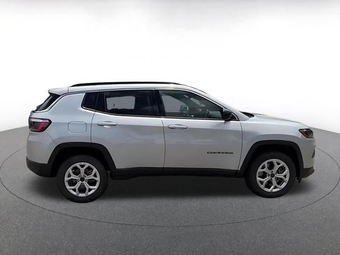 Used 2025 Jeep Compass Latitude AWD/4WD image 15