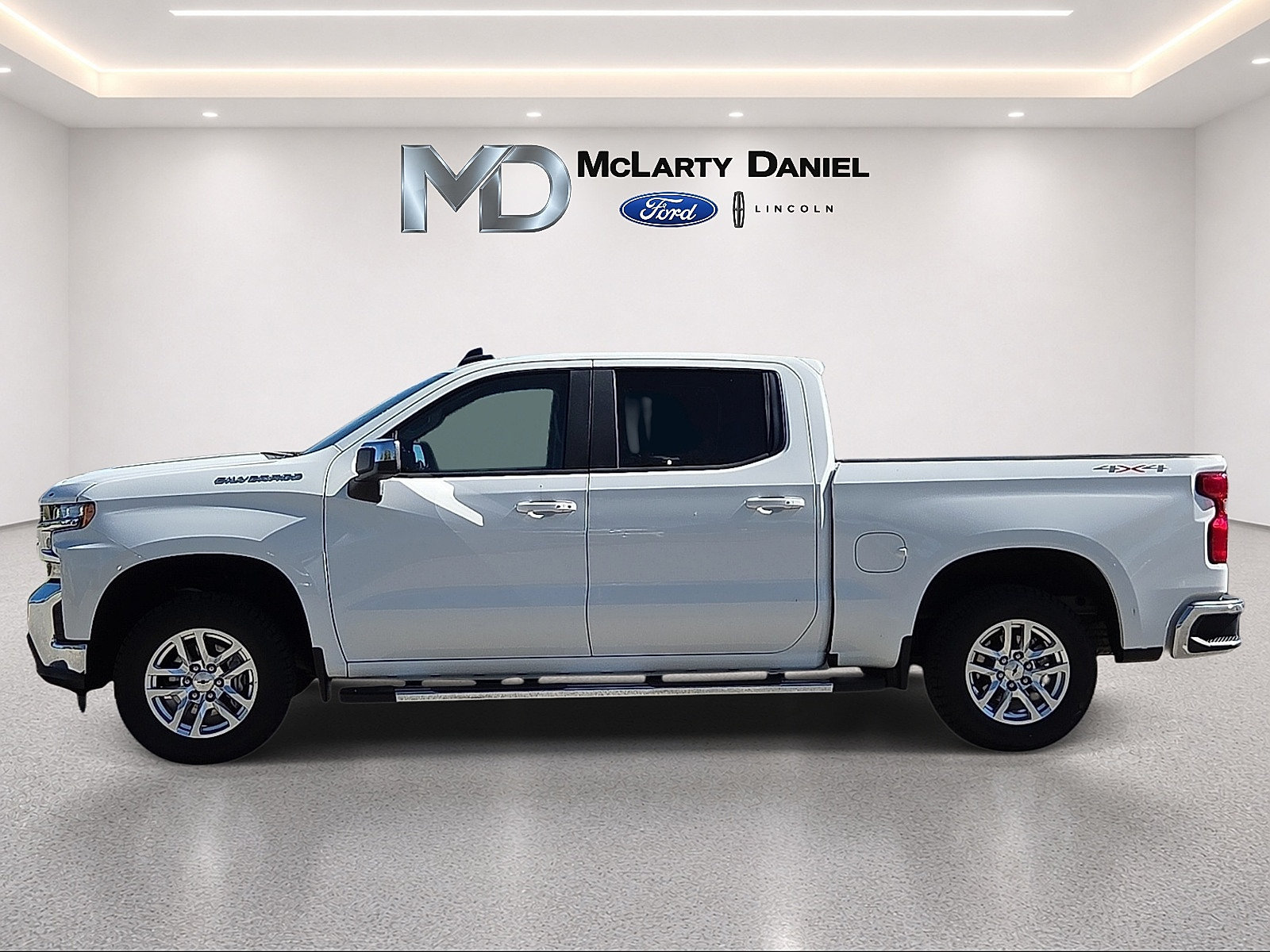 Used 2019 Chevrolet Silverado 1500 LT w/ All-Star Edition AWD/4WD image 3