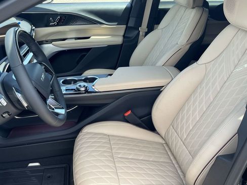 New 2026 Cadillac Lyriq V image 11