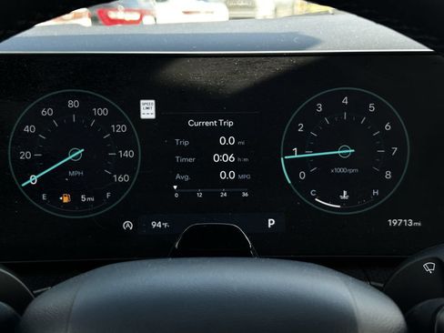 Used 2025 Hyundai Santa Fe Calligraphy AWD/4WD image 15