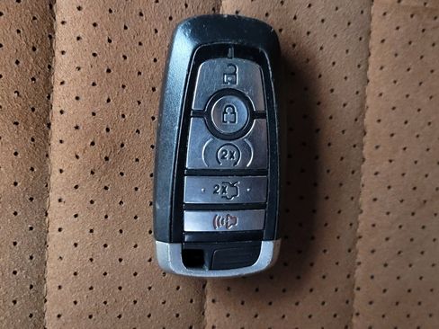 Used 2018 Ford Edge SEL w/ Equipment Group 201A FWD image 32