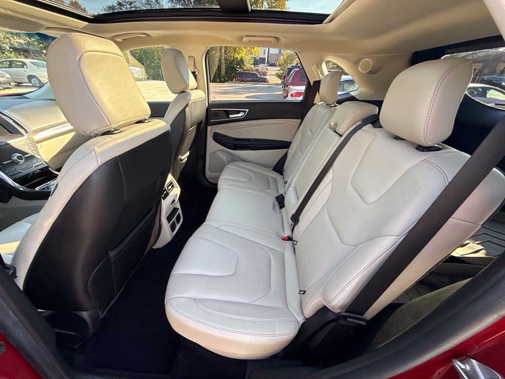 Used 2020 Ford Edge Titanium w/ Equipment Group 301A AWD/4WD image 29