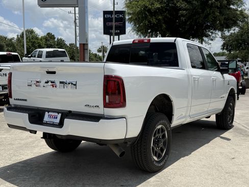 Used 2026 RAM 2500 Laramie AWD/4WD image 5