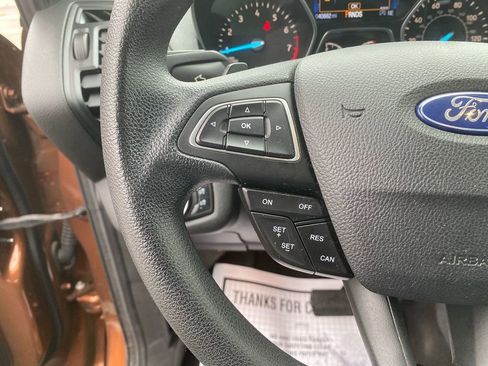 Used 2017 Ford Escape SE image 16