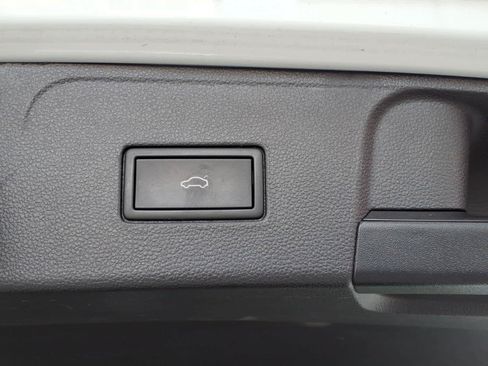 Used 2023 Volkswagen Atlas SEL AWD/4WD image 11