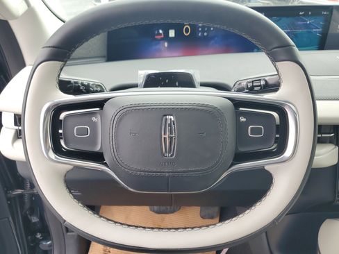 New 2026 Lincoln Navigator Reserve image 16