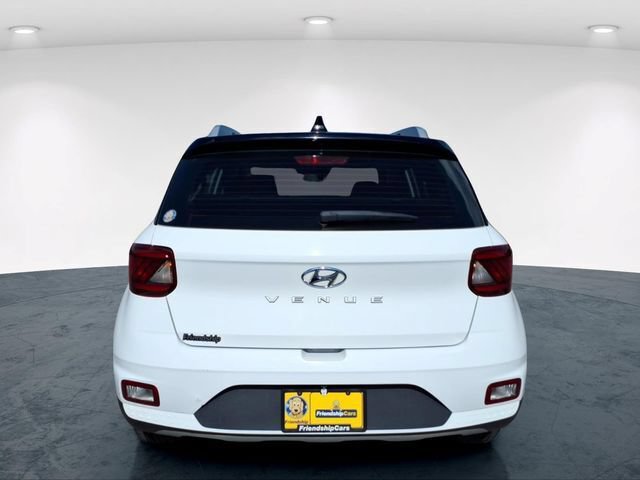 Used 2022 Hyundai Venue Limited FWD image 10