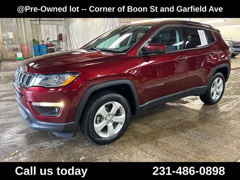 Used 2021 Jeep Compass Latitude w/ Convenience Group AWD/4WD image 1