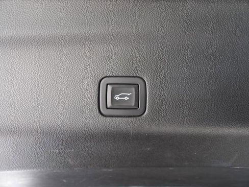 Used 2024 Chevrolet Tahoe LT AWD/4WD image 8