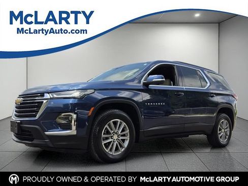 Used 2023 Chevrolet Traverse LT FWD image 1