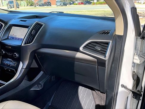Used 2020 Ford Edge SEL w/ Convenience Package image 19