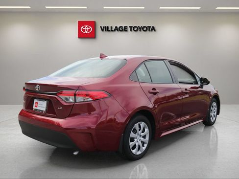 Certified 2025 Toyota Corolla LE FWD image 5