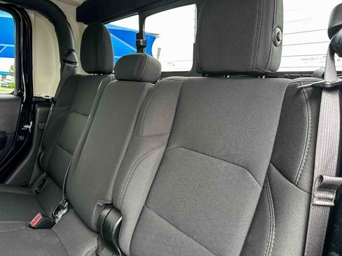 Used 2020 Jeep Gladiator Overland AWD/4WD image 19