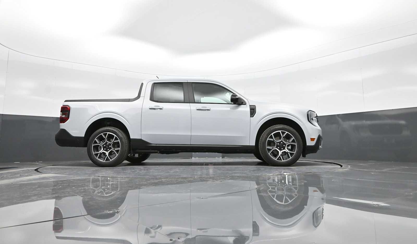 Used 2025 Ford Maverick Lariat w/ 4K Tow Package AWD/4WD image 49