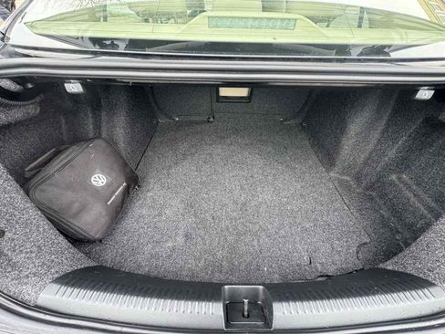 Used 2017 Volkswagen Jetta SE image 19