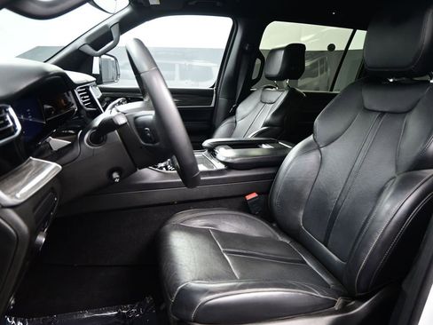 Used 2022 Jeep Wagoneer Series III w/ Premium Group I image 9